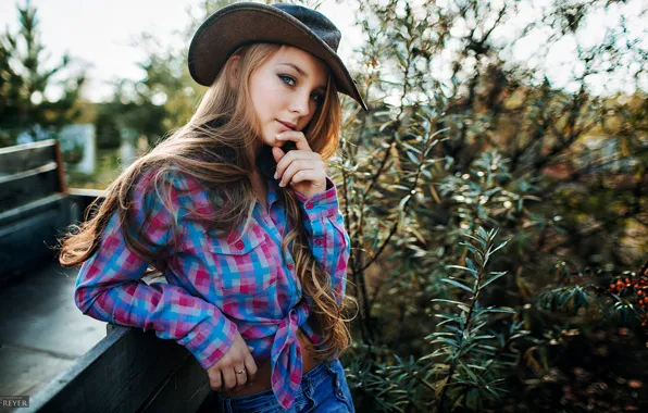 Look, sexy, model, portrait, jeans, hat, makeup, hairstyle