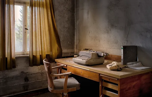Picture room, window, typewriter