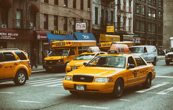 Picture Manhattan, NYC, New York City, street, taxi, school bus, Yellow Traffic