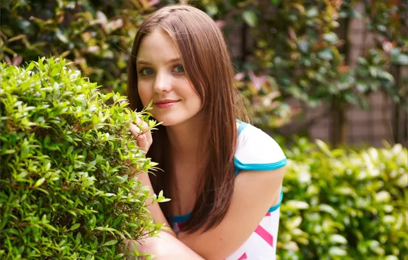 Picture look, girl, smile, garden, brown hair, the bushes, Emily, amelie