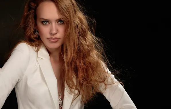 Background, portrait, Laura Kipfer