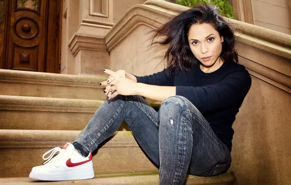 Look, pose, hair, jeans, makeup, figure, actress, the door
