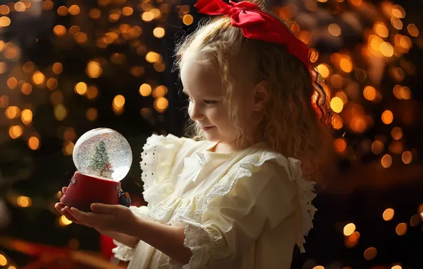 Smile, glare, mood, toy, hands, girl, New year, bow