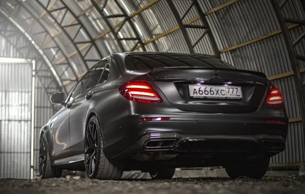 Hangar, mercedes, Mercedes, e63, AMG, mercedes amg, Mercedes AMG, Ingushetia