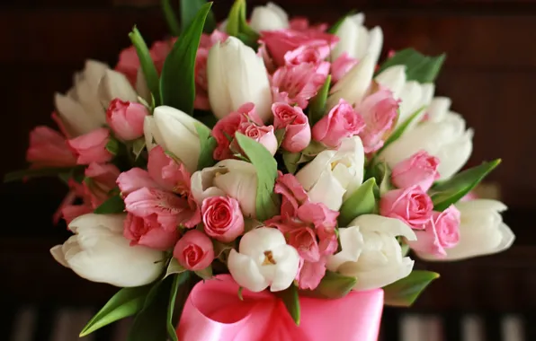 Picture piano, March 8, a bouquet of tulips