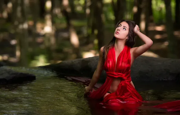 Picture in red, in the water, Caroline