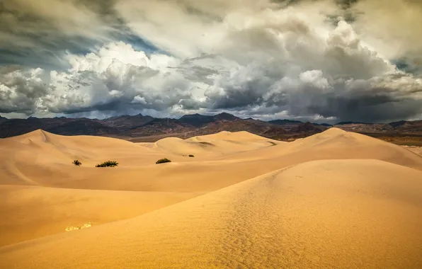 Picture sand, the sky, mountains, clouds, desert