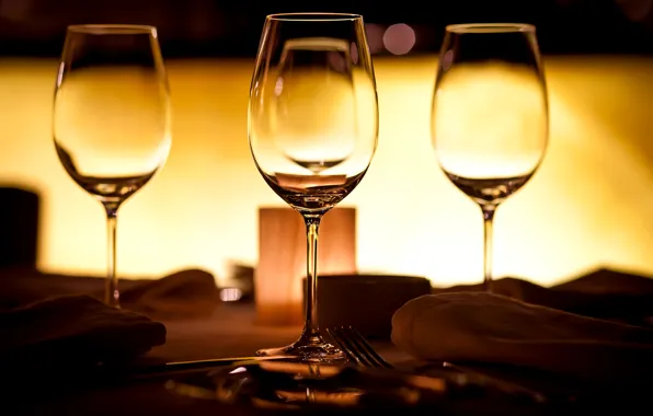 Picture glass, table, glasses, knives, fork, serving, swipe