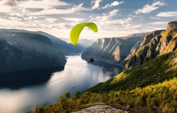 Norway, Aurlandfjord, Paraglider