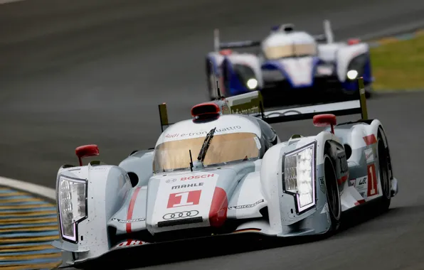 The audi r18 e-tron quattro, toyota TS030 Hybrid, 24 hours of le mans