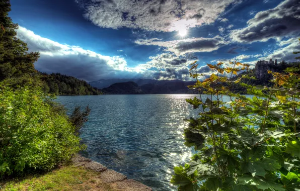 Forest, the sky, the sun, clouds, rays, trees, mountains, lake