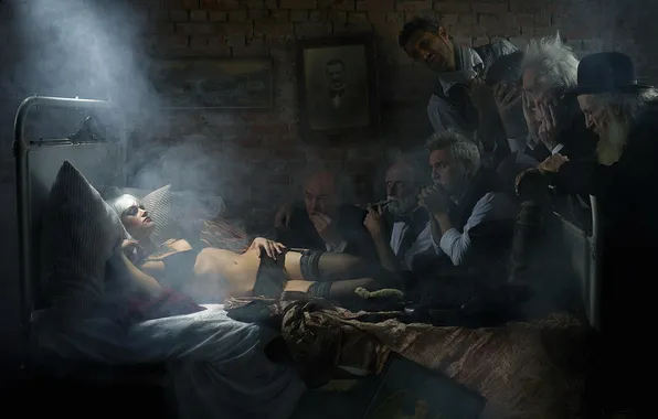 Girl, bed, the audience
