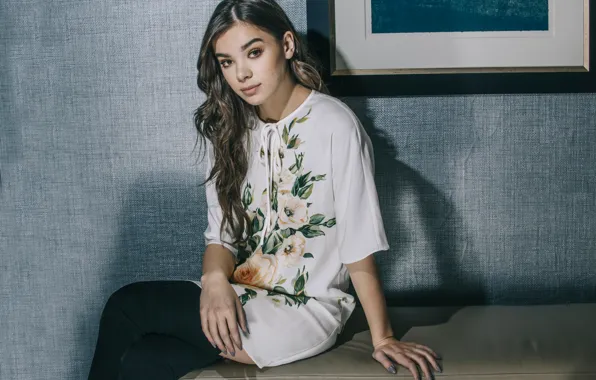Actress, brunette, singer, photoshoot, Haley Steinfeld, Hailee Steinfeld, 2016, Red eye