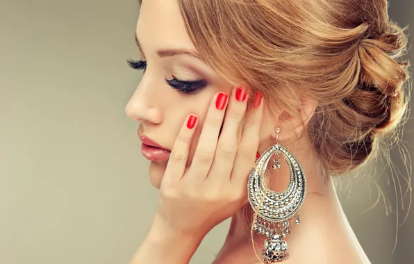 Picture girl, face, makeup, earring, manicure