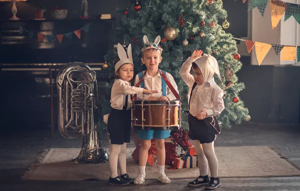 Children, holiday, new year, pipe, instrumento, tree, mask, drum