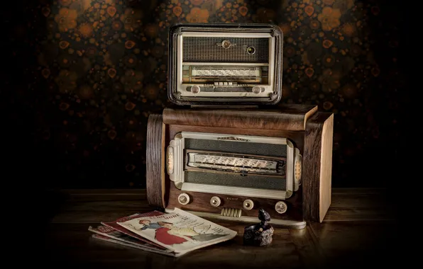 Radio, magazines, receivers