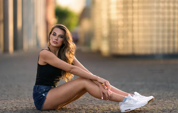 City, road, shorts, model, look, snickers, gril, Lucie Syrohova