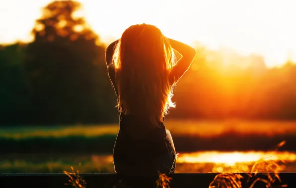 Picture girl, gold, silhouette, sunlight