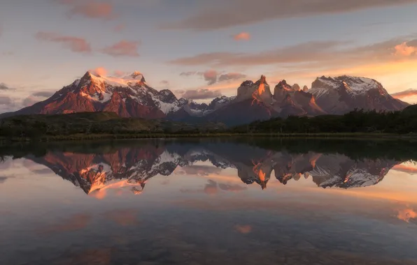 Picture mountains, lake, reflection