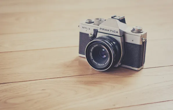 TABLE, The CAMERA, LENS, PRAKTICA