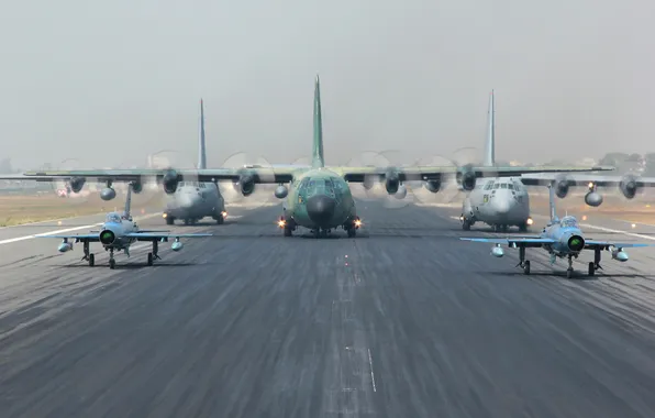 Picture aviation, the airfield, Hercules, C-130H, F-7BG, C-130B