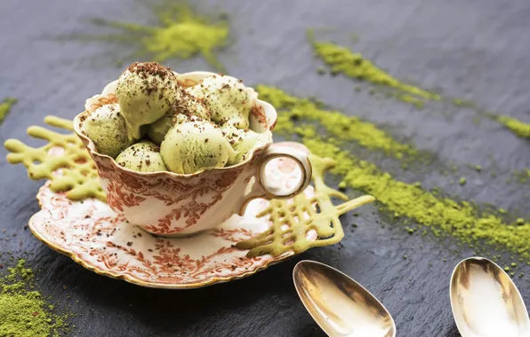 Spoon, pistachio ice cream, Cup and saucer