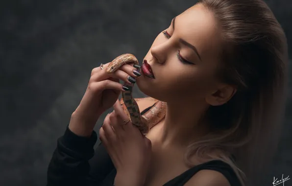 Snake, makeup, sponge, Ivan Kovalev