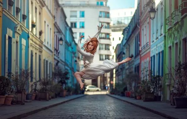 Picture girl, the city, jump, street, dance, Elisa Virgil