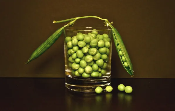 Glass, peas, green peas
