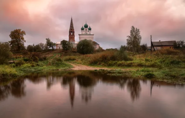 Picture village, temple, somewhere in Russia