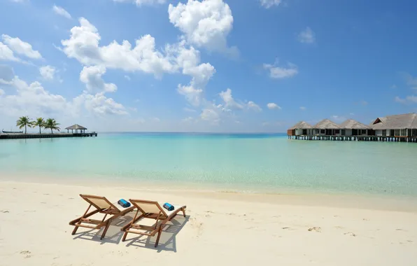 Picture island, the Maldives, white sand, sun loungers, Seychelles