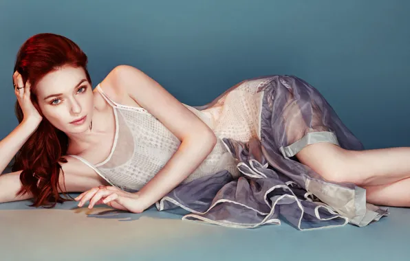 Pose, makeup, figure, dress, actress, hairstyle, on the floor, photoshoot