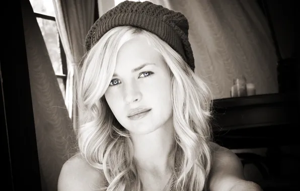 Picture look, face, hat, blonde, black and white, britt robertson