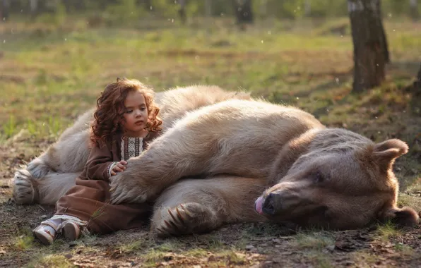 Picture nature, animal, predator, bear, girl, baby, child, Oksana Syrostan