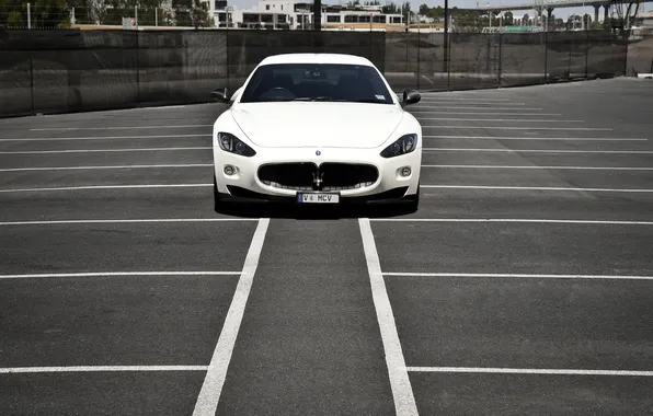 Picture white, strip, Parking, Maserati, white, the front, granturismo, GranTurismo