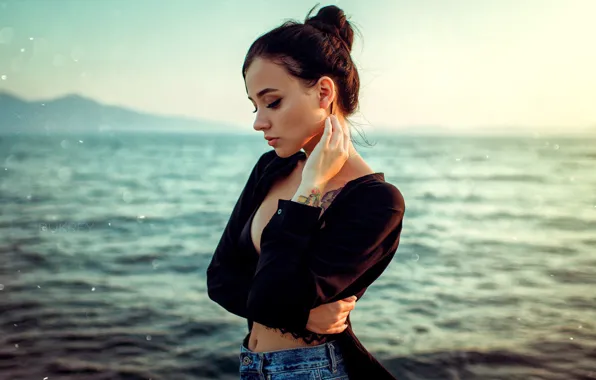 Sea, the sun, pose, model, portrait, jeans, makeup, brunette