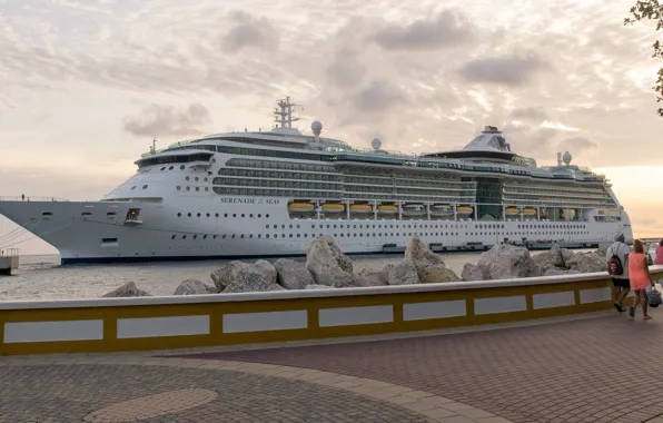 People, liner, promenade