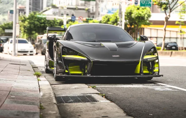 Picture sports car, front view, McLaren Senna