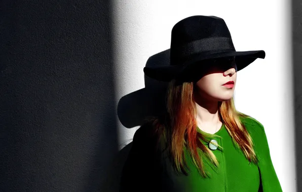 Picture light, model, portrait, shadow, hat, makeup, hairstyle, is