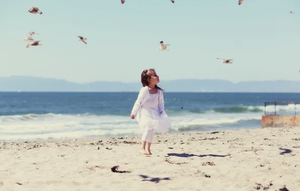 Picture sand, sea, beach, water, birds, traces, children, background, the wind, widescreen, Wallpaper, mood, wave, girl, …