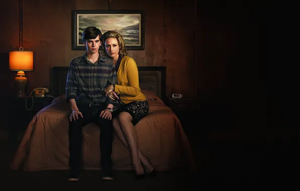 Picture The series, Norma Louise Bates, Norman Bates, Freddie Highmore, Bates Motel, Vera Farmiga, Vera Farmiga, …