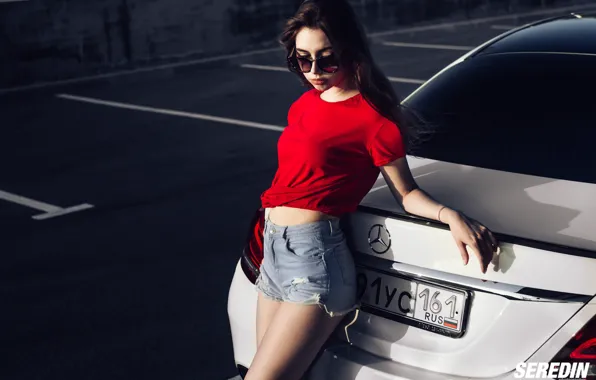 Picture pose, Nikita Means, figure, SEREDIN, brown hair, car, Mike, hairstyle, makeup, shorts, is, glasses, the …