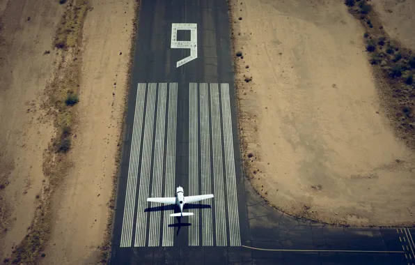 Picture strip, the plane, the airfield, nine, Lufthansa European Flight School