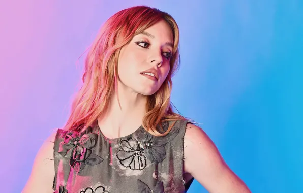Picture look, girl, light, Sydney Sweeney