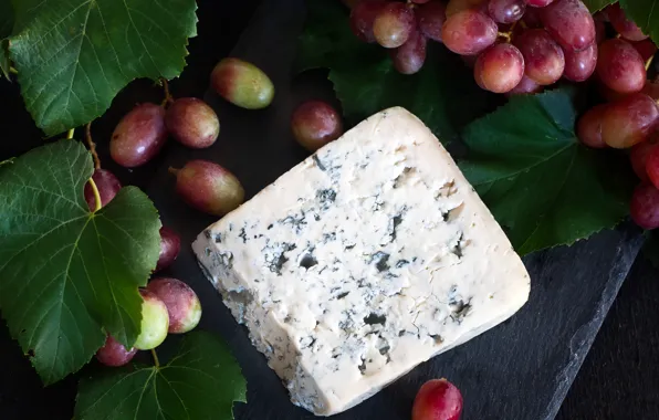 Picture cheese, grapes, Gorgonzola