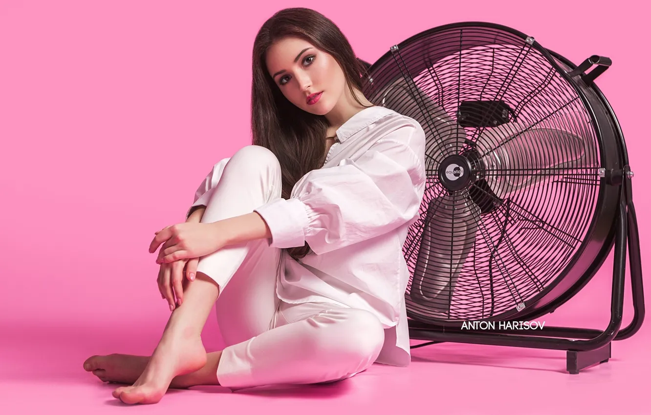 Photo wallpaper look, girl, pose, fan, shirt, pink background, pants, Anton Kharisov