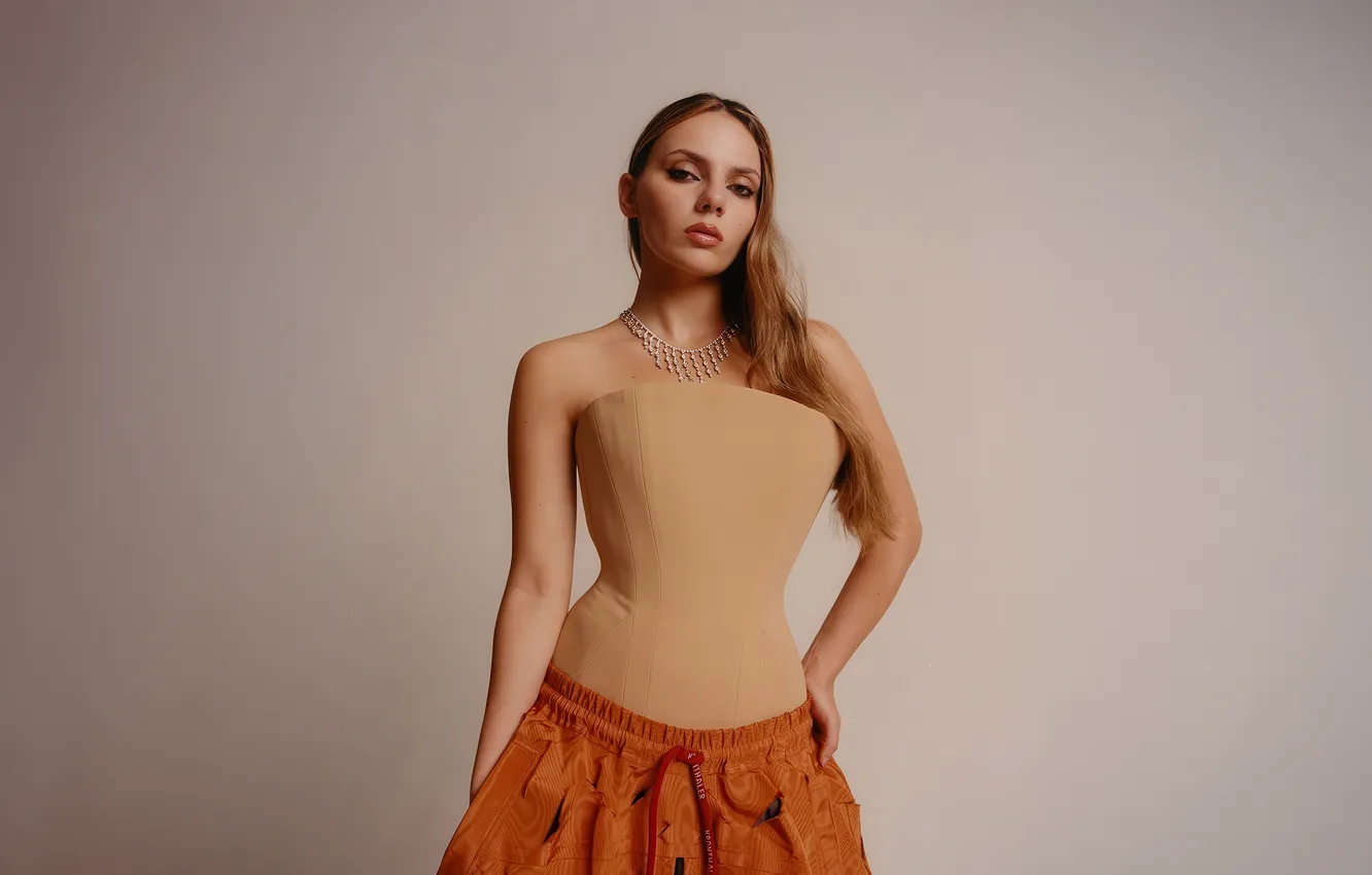 Photo wallpaper look, girl, face, pose, photo, hair, makeup, Dafne Keen