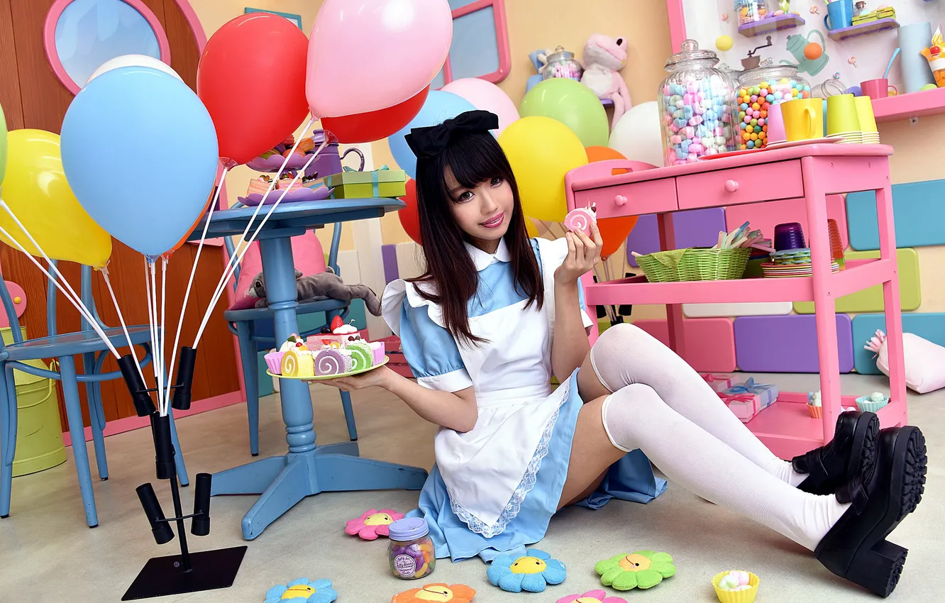 Photo wallpaper look, girl, balls, face, holiday, hair, sweets, form