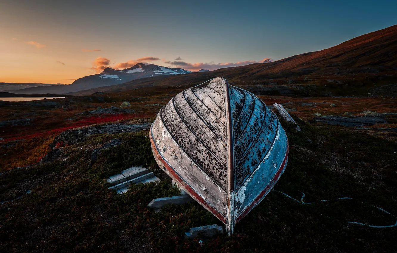 Photo wallpaper mountains, boat, slope