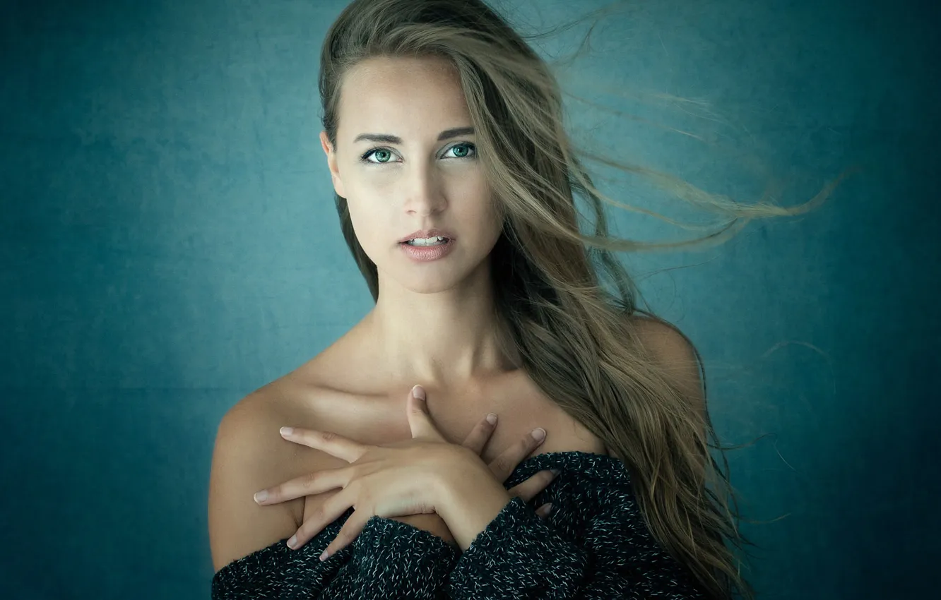 Photo wallpaper look, pose, background, model, portrait, hands, makeup, hairstyle